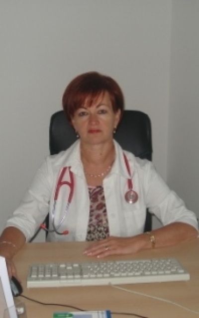 Dr. Büttl Andrea belgyógyász kardiológus szakorvos 