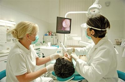 Dr. Goodarzi Parisa fogorvos, fogszabályzó Szakorvos Budapest